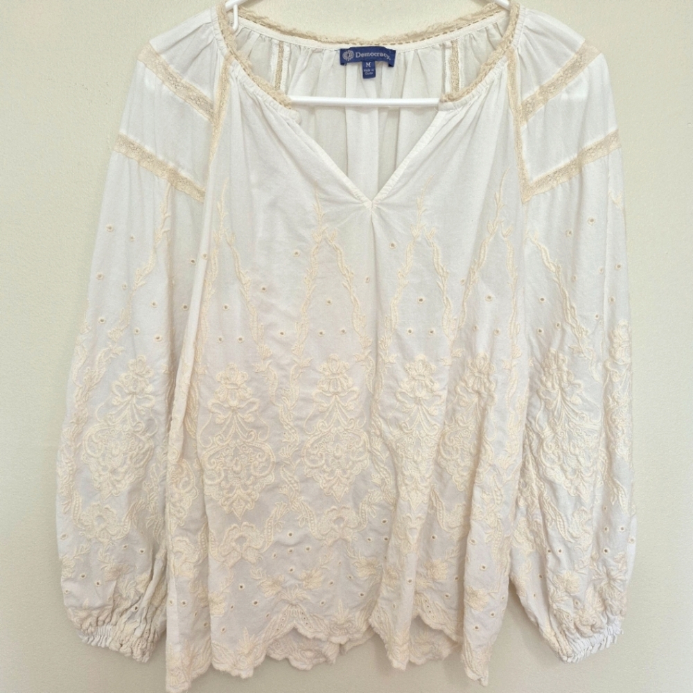Democracy Women’s White Embroidered Peasant Blouse – Size M